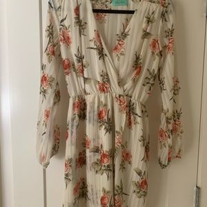 3/30$ white floral long sleeve dress